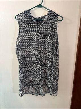 Sweet Pea Black and White Geometric Sheer Button-Front Camisole Size Large